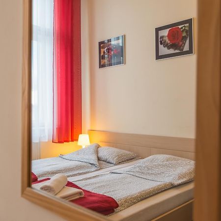 Euro-Room Rooms & Apartments Krakow Bagian luar foto