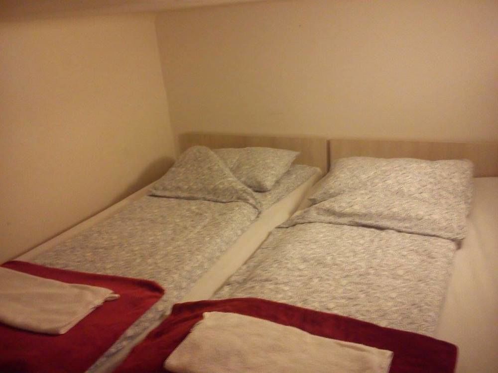 Euro-Room Rooms & Apartments Krakow Bagian luar foto
