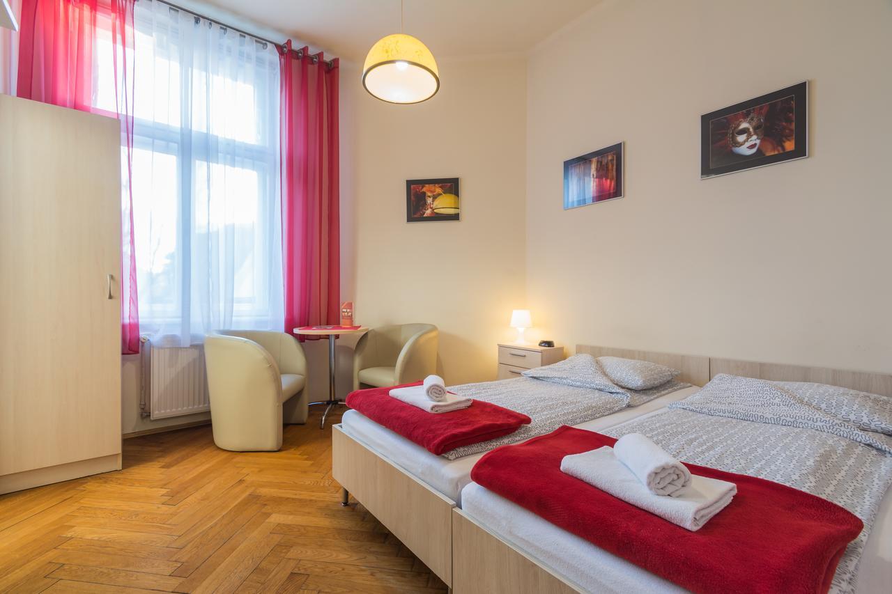 Euro-Room Rooms & Apartments Krakow Bagian luar foto
