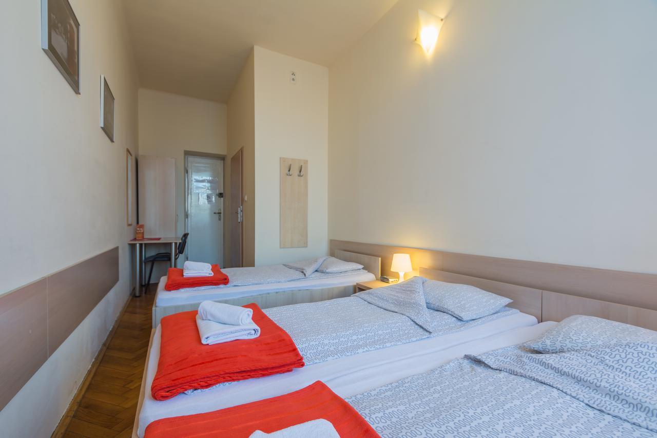 Euro-Room Rooms & Apartments Krakow Bagian luar foto