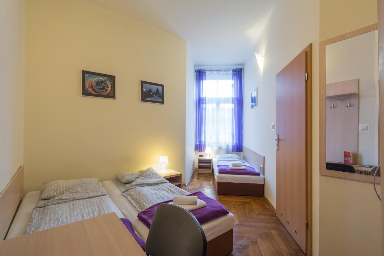Euro-Room Rooms & Apartments Krakow Bagian luar foto