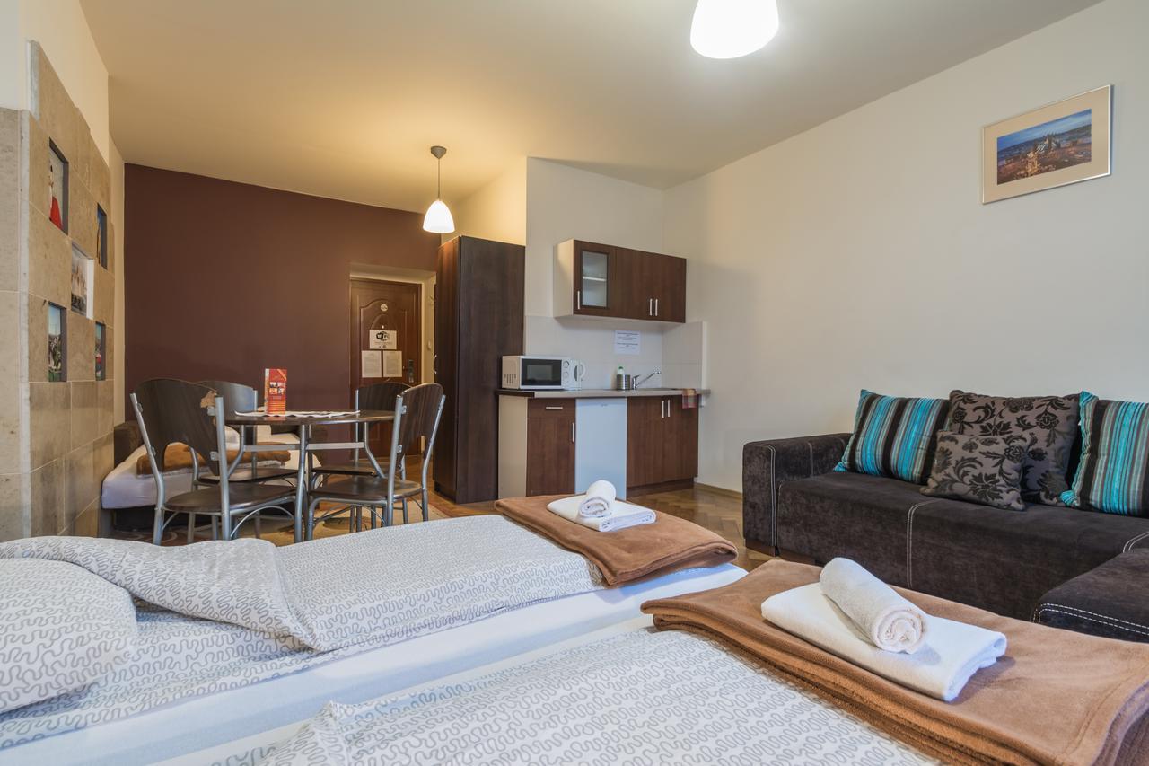 Euro-Room Rooms & Apartments Krakow Bagian luar foto