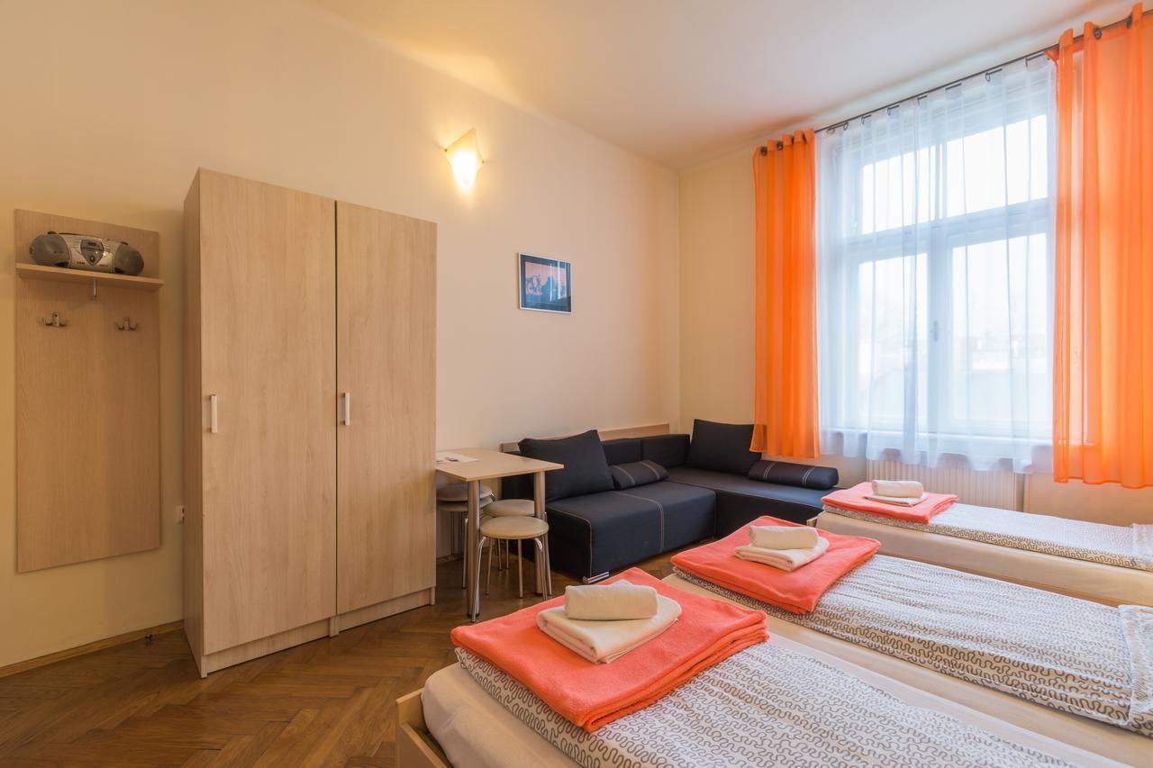 Euro-Room Rooms & Apartments Krakow Bagian luar foto