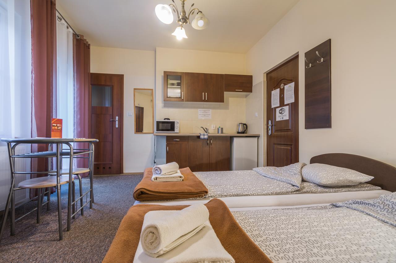 Euro-Room Rooms & Apartments Krakow Bagian luar foto