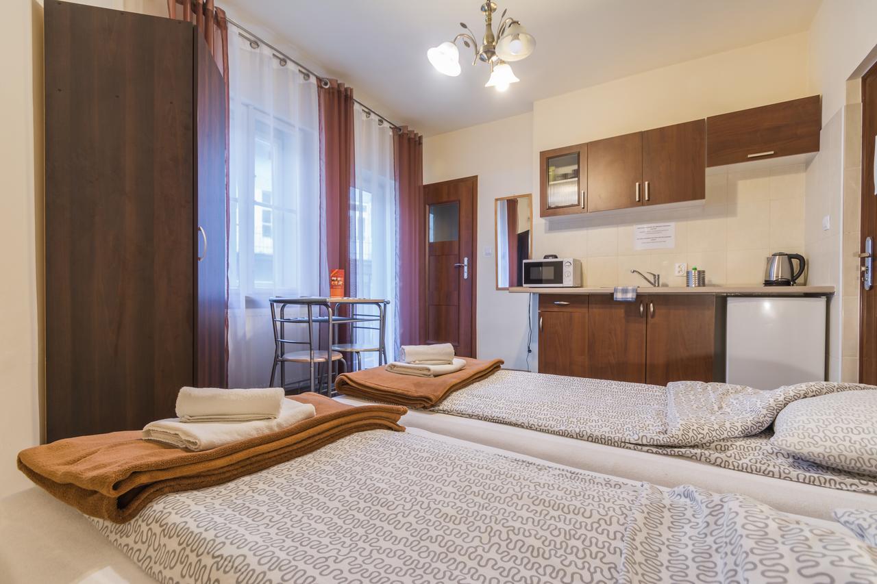 Euro-Room Rooms & Apartments Krakow Bagian luar foto