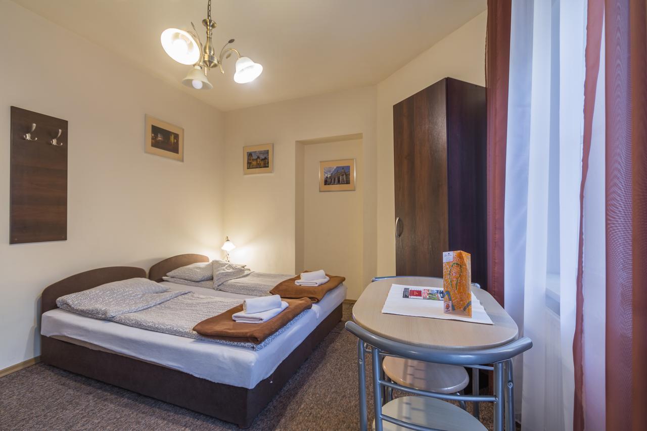 Euro-Room Rooms & Apartments Krakow Bagian luar foto