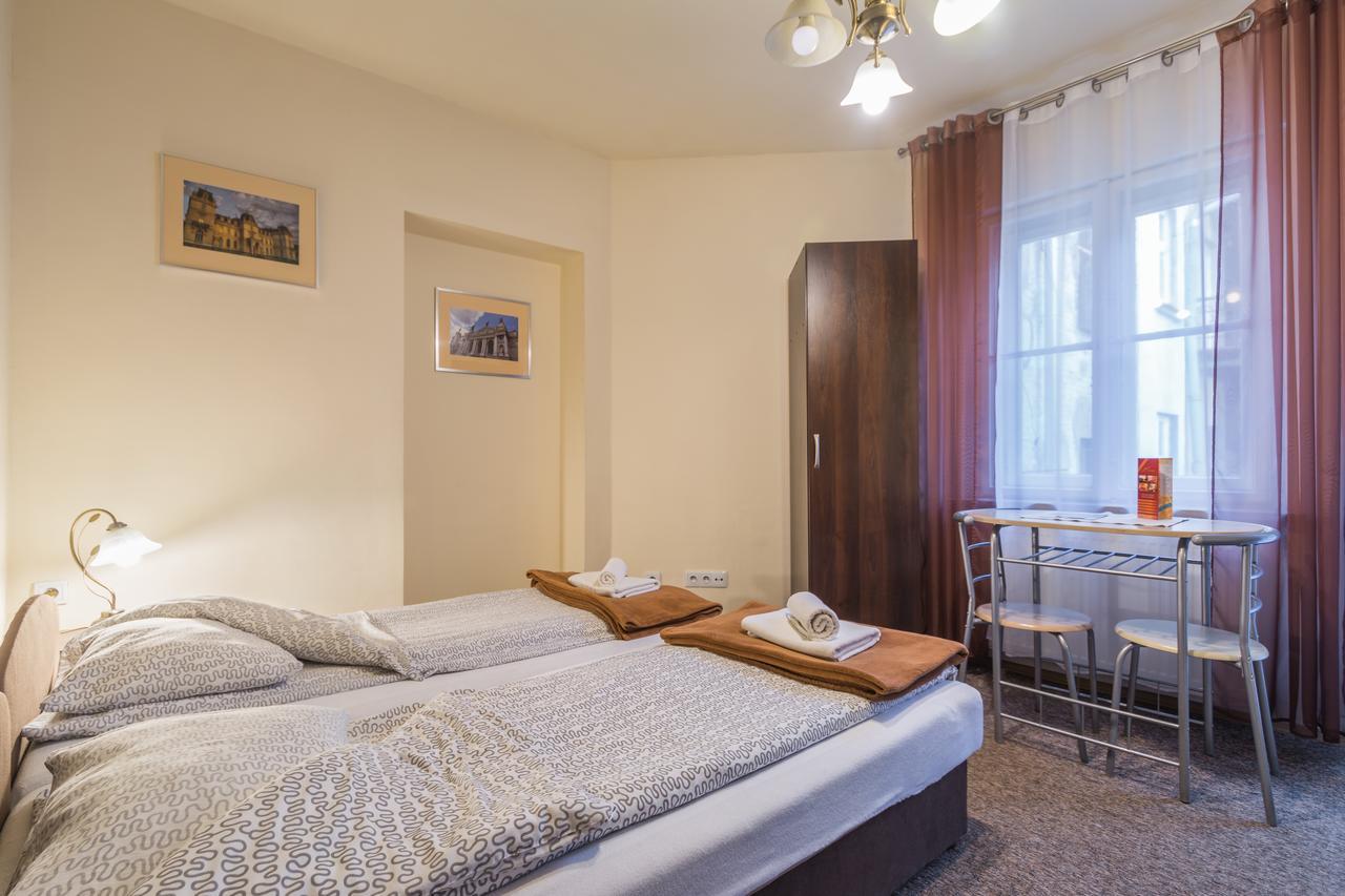 Euro-Room Rooms & Apartments Krakow Bagian luar foto