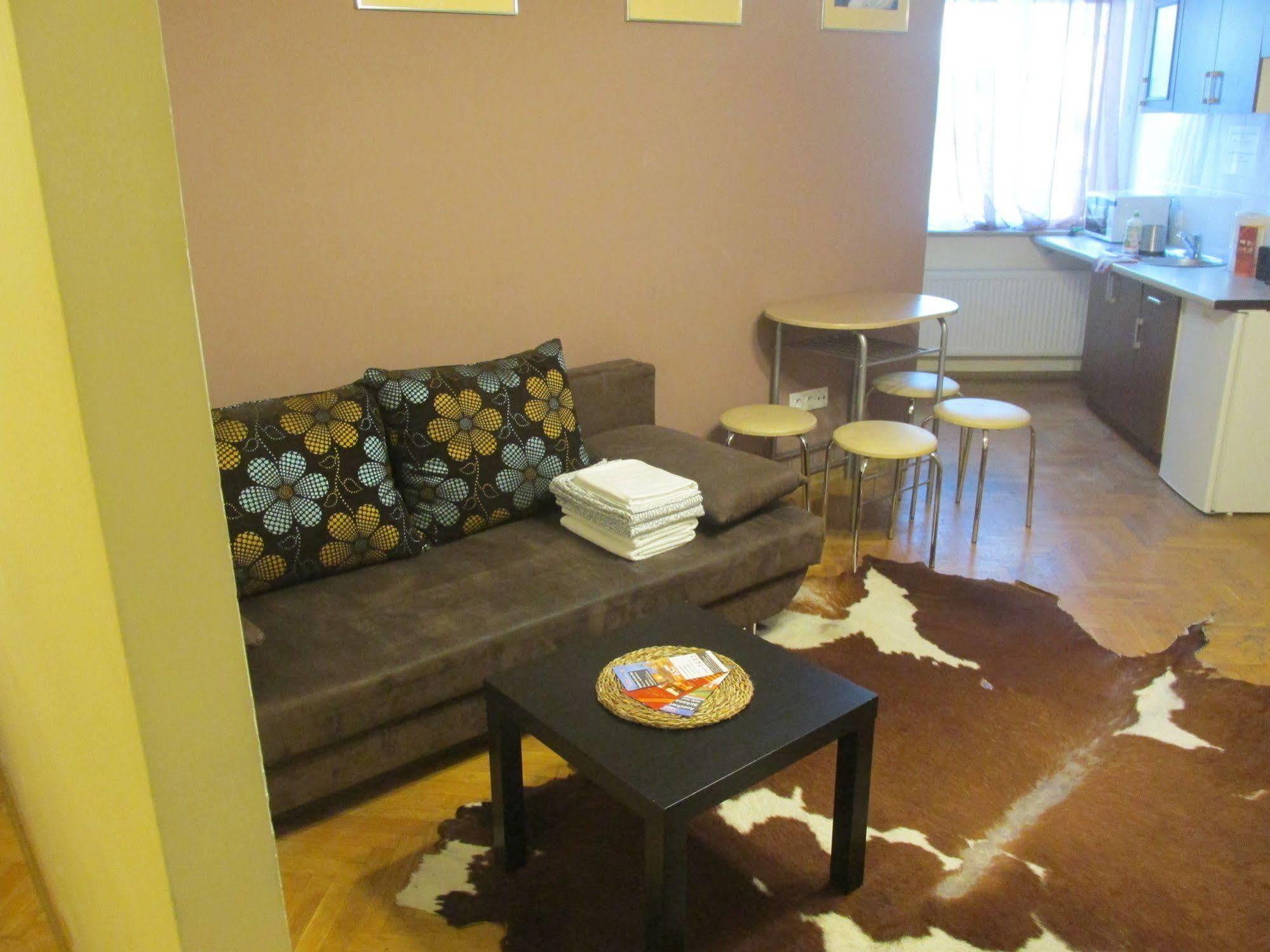 Euro-Room Rooms & Apartments Krakow Bagian luar foto