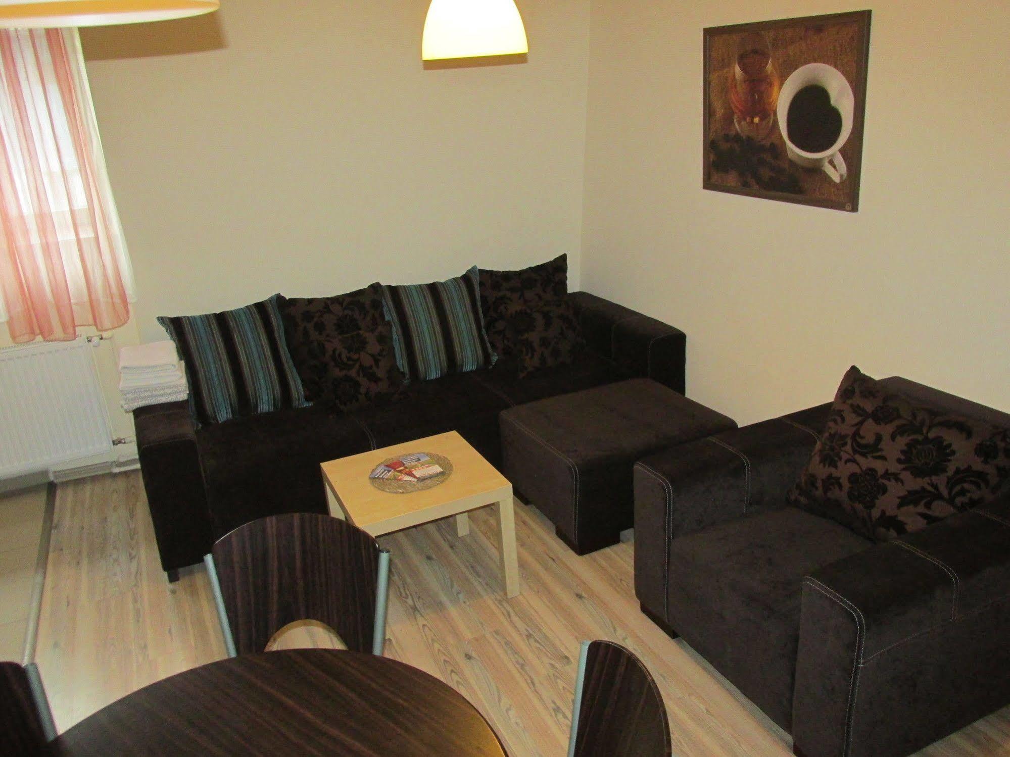 Euro-Room Rooms & Apartments Krakow Bagian luar foto